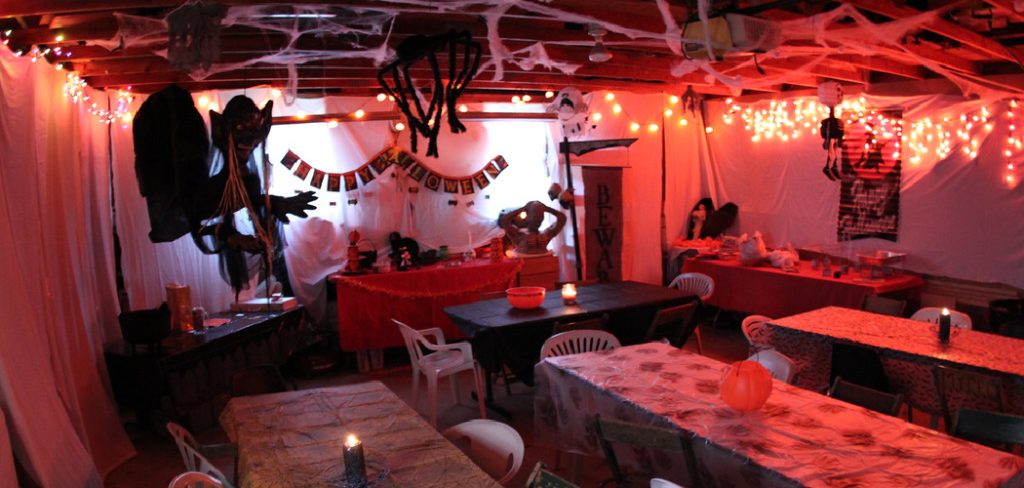 How to Decorate a Basement for Halloween Party